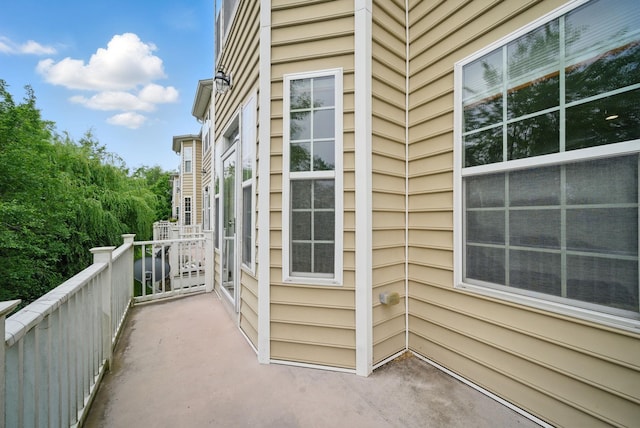 28 Creekside Ct Unit 28, Secaucus, NJ 07094 - view of balcony