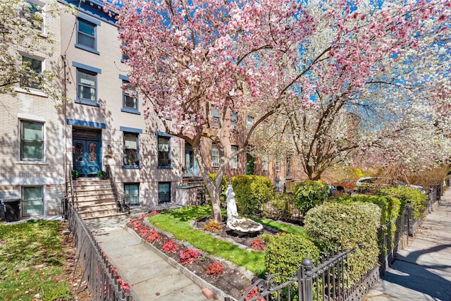294 4th St, Jersey City, NJ 07302 - view of property's community featuring fence