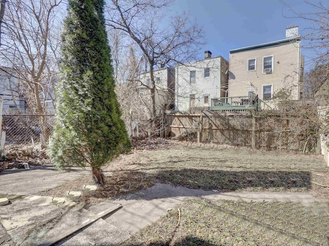 view of yard featuring fence