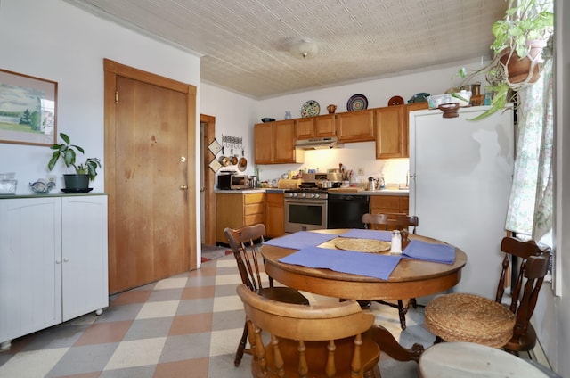 329 Adams St Unit 4, Hoboken, NJ 07030 - dining room with an ornate ceiling and light floors