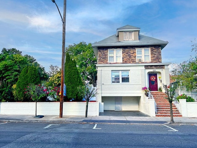 view of front of property