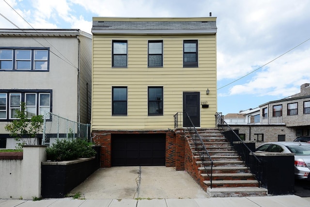 view of front facade featuring a garage