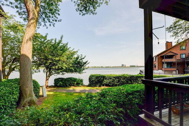 98 Sandpiper Ky, Secaucus, NJ 07094 - view of yard with a water view