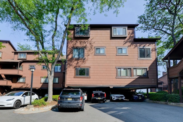 98 Sandpiper Ky, Secaucus, NJ 07094 - view of property with covered parking