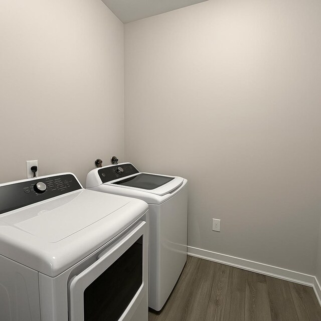 512 Monastery Pl, Union City, NJ 07087 - laundry area with separate washer and dryer and dark wood-type flooring