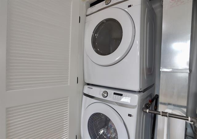 443 Bergen Ave Unit 3, Jersey City, NJ 07304 - laundry area featuring estacked washer and dryer