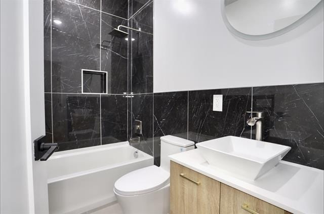 443 Bergen Ave Unit 3, Jersey City, NJ 07304 - bathroom with bathing tub / shower combination and vanity