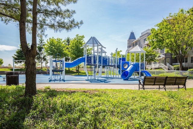15 Enterprise Ct Unit 211, Jersey City, NJ 07305 - view of communal playground