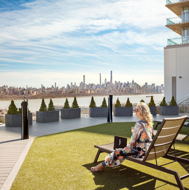 320 Adolphus Ave Unit 321-A, Cliffside Park, NJ 07010 - view of grassy yard featuring a skyline view and a water view