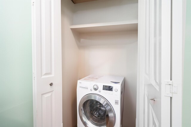 186 Wayne St Unit D-106, Jersey City, NJ 07302 - laundry area featuring washer / dryer