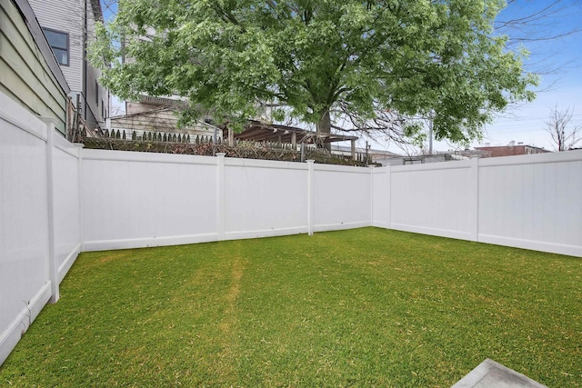 98 Van Horne St Unit A, Jersey City, NJ 07304 - view of yard featuring a fenced backyard