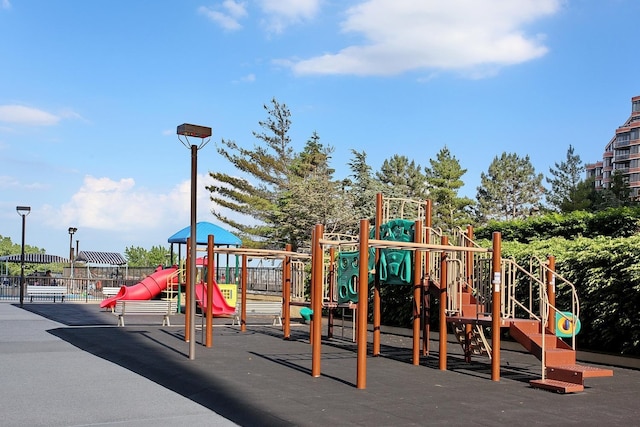 300 Winston Dr # 1822, Cliffside Park, NJ 07010 - view of community play area