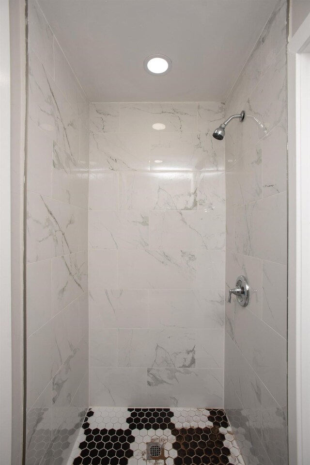 23 Westervelt Pl, Jersey City, NJ 07304 - bathroom featuring a tile shower