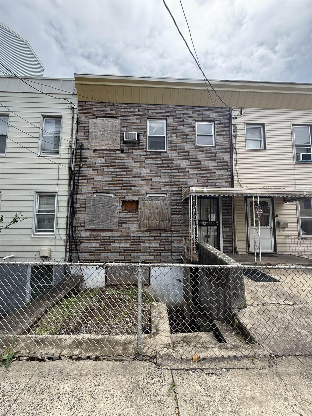 18 Perrine Ave, Jersey City, NJ 07306 - photo 1