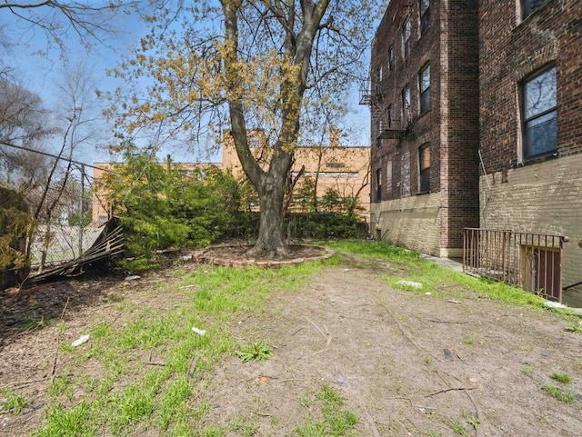 77 Crescent Ave Unit 8, Jersey City, NJ 07304 - view of yard