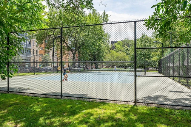 213 8th St, Jersey City, NJ 07302 - view of tennis court