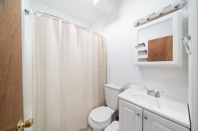 213 8th St, Jersey City, NJ 07302 - full bathroom featuring vanity and a shower with curtain