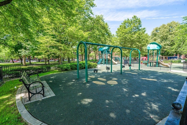 213 8th St, Jersey City, NJ 07302 - view of community jungle gym