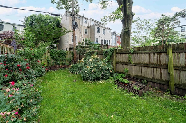 213 8th St, Jersey City, NJ 07302 - view of yard featuring a vegetable garden