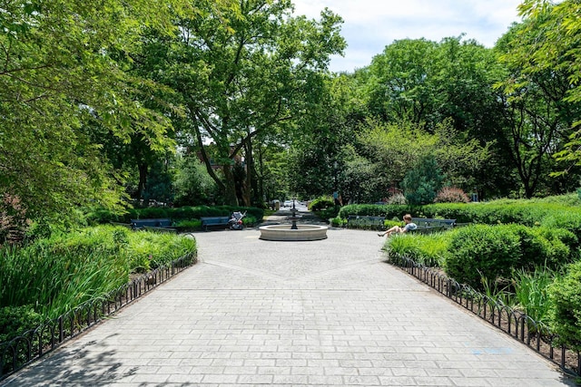 213 8th St, Jersey City, NJ 07302 - view of property's community