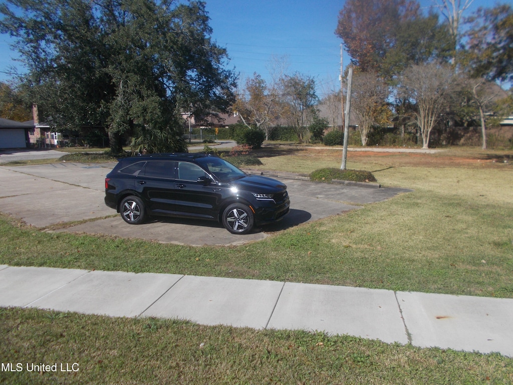 1896 Popps Ferry Rd, Biloxi, MS 39532