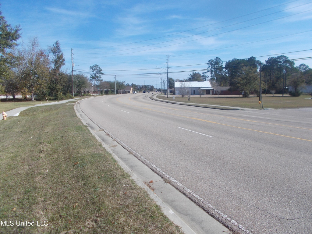 1896 Popps Ferry Rd, Biloxi, MS 39532