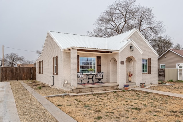 view of front of home with covered porch