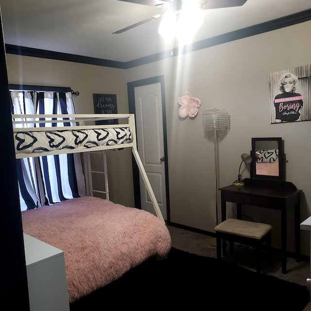 bedroom with ceiling fan