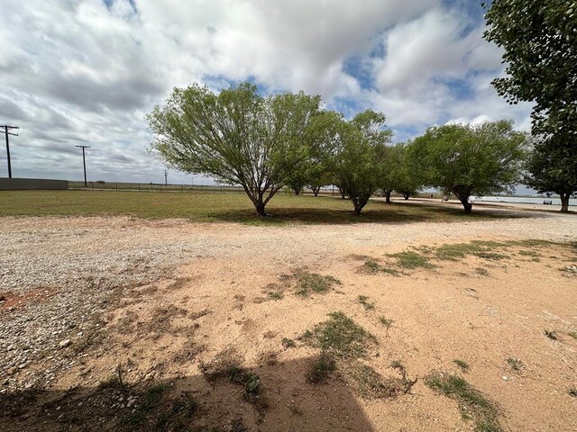 view of yard featuring a rural view