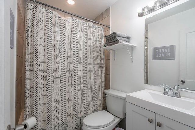 2707 Eisenhower Rd, Odessa, TX 79762 - full bath with vanity and curtained shower