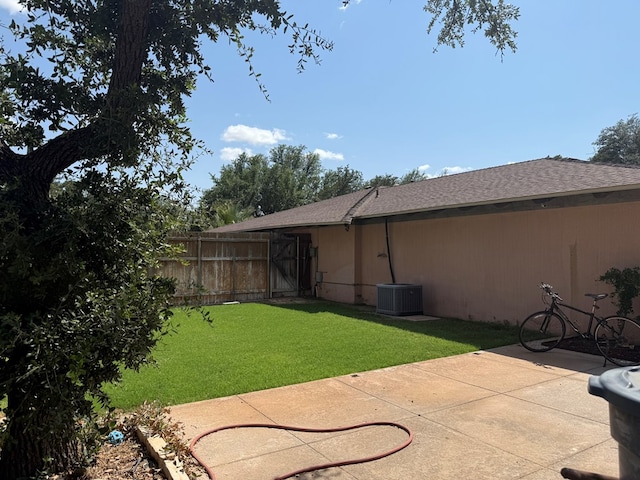 2500 Bainbridge Dr, Odessa, TX 79762 - view of yard with a patio