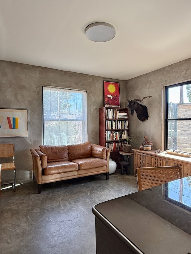 1109 E Murphy St, Marfa, TX 79843 - living area featuring carpet