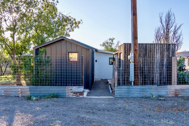 1109 E Murphy St, Marfa, TX 79843 - view of front of property with board and batten siding