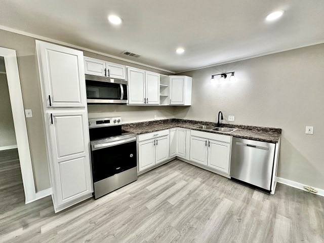 415 S Hendrickson St, Goldsmith, TX 79741 - photo 10