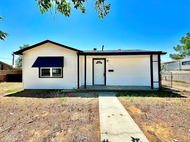 415 S Hendrickson St, Goldsmith, TX 79741 - photo 1