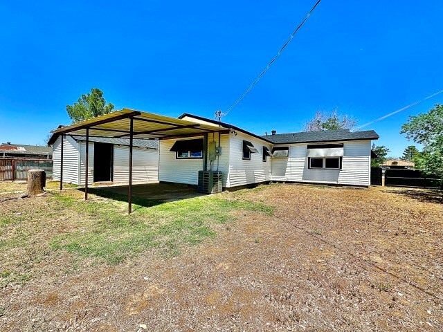 415 S Hendrickson St, Goldsmith, TX 79741 - photo 3