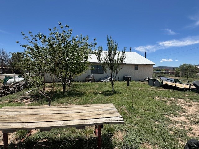 1013 Peachtree Cir, Alpine, TX 79830 - view of yard featuring a wooden deck