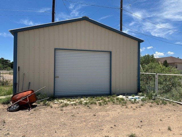1013 Peachtree Cir, Alpine, TX 79830 - view of detached garage