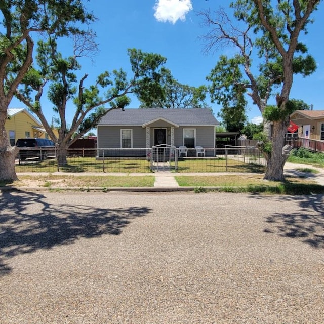 604 E 10th St, Mccamey, TX 79752 - photo 3