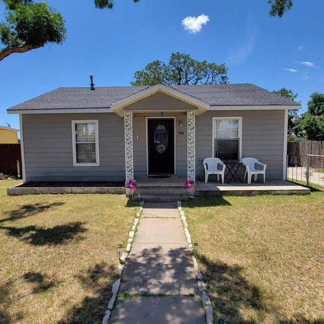604 E 10th St, Mccamey, TX 79752 - photo 1