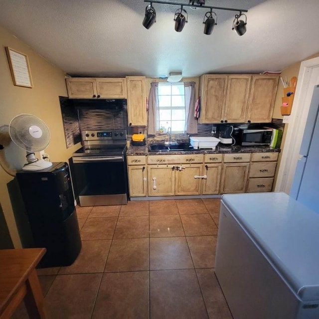 604 E 10th St, Mccamey, TX 79752 - photo 13