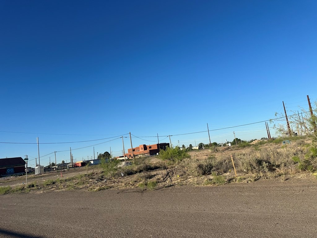 101 N Oak St, Pecos, TX 79772