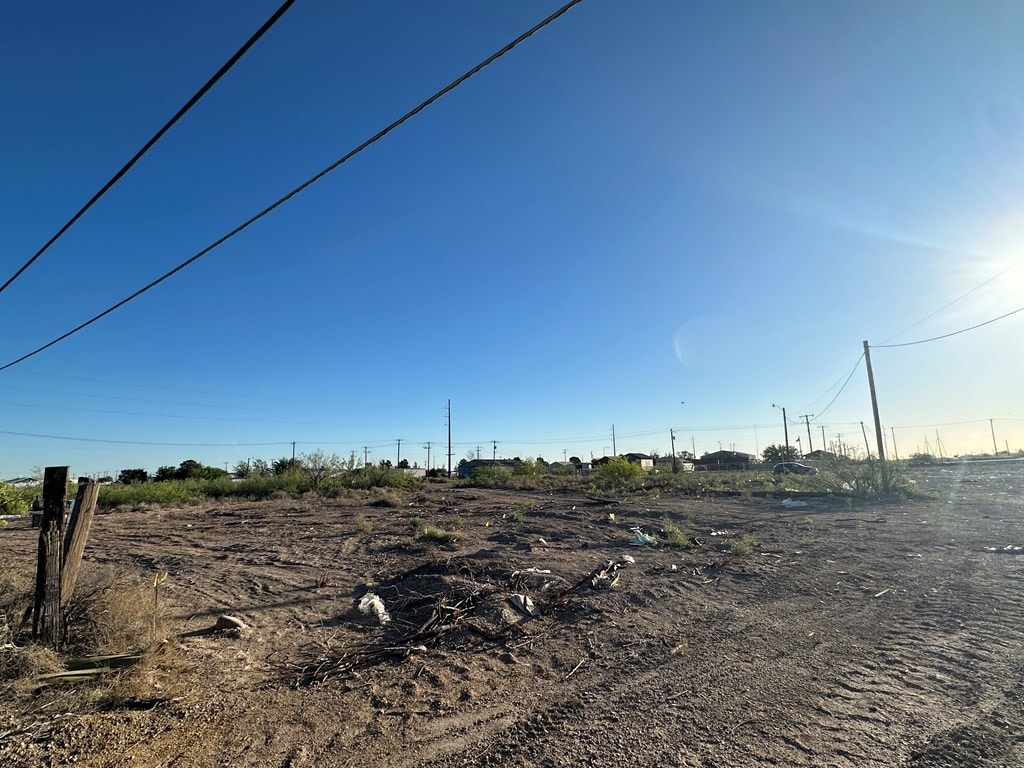 101 N Oak St, Pecos, TX 79772