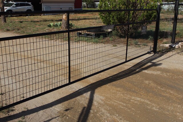 2711 W 83rd St, Odessa, TX 79764 - view of gate