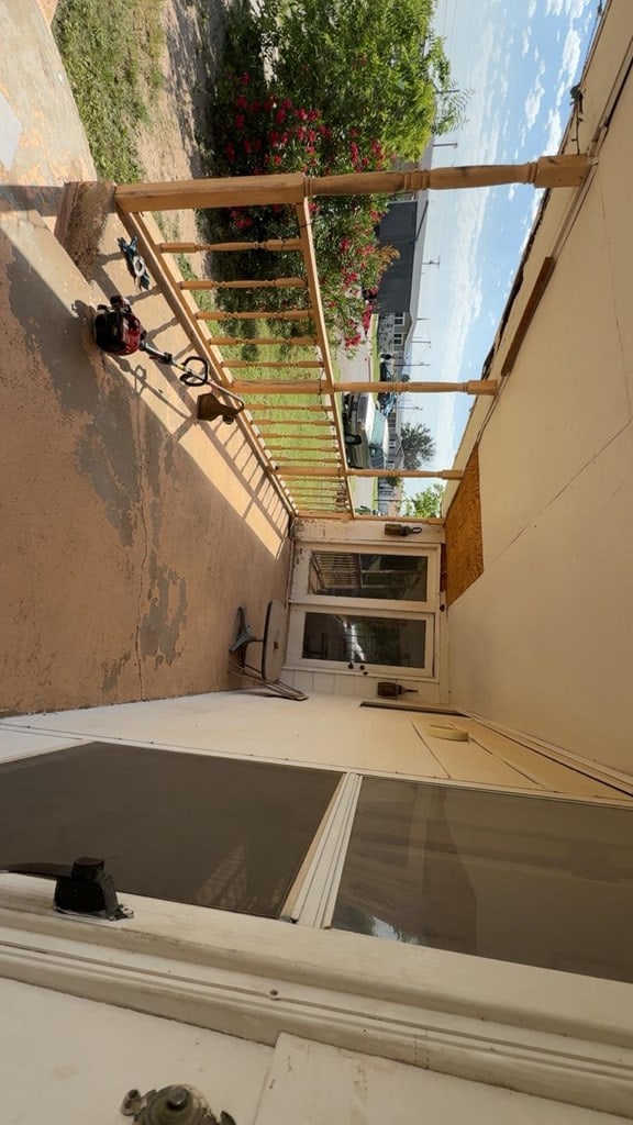 1408 Emerson Ave, Mccamey, TX 79752 - view of staircase