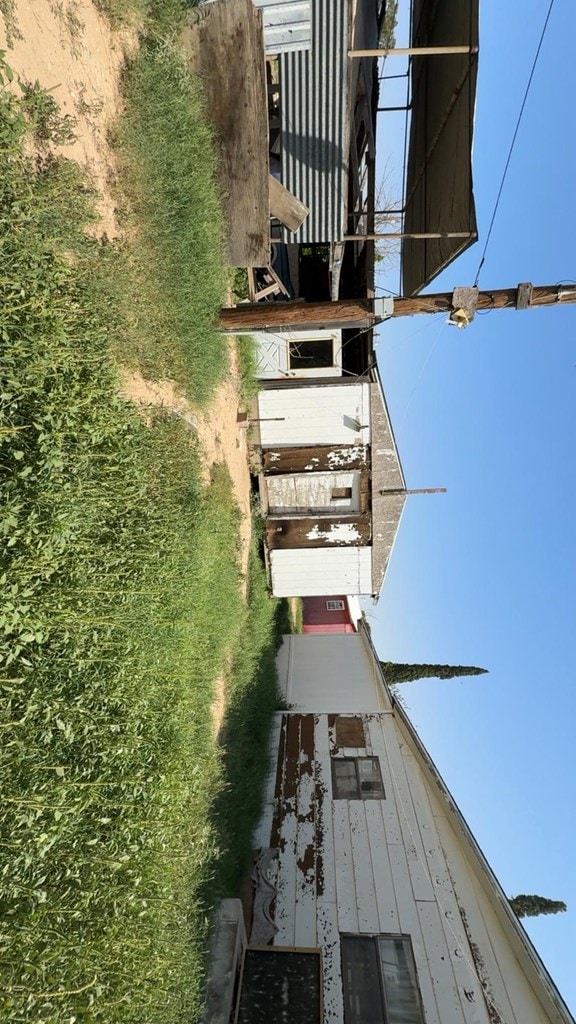 1408 Emerson Ave, Mccamey, TX 79752 - view of yard