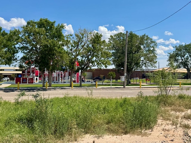 401 E 10th St, Mccamey, TX 79752 - photo 1