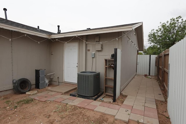 3020 W 15th St, Odessa, TX 79763 - view of outdoor structure with a fenced backyard