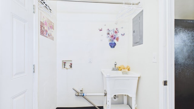 912 W 7th St, Pecos, TX 79772 - bathroom featuring electric panel