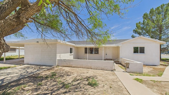 912 W 7th St, Pecos, TX 79772 - ranch-style house with a gate